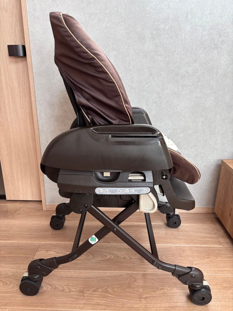 コンビ 電動ハイローチェア ネムリラ4キャス AT