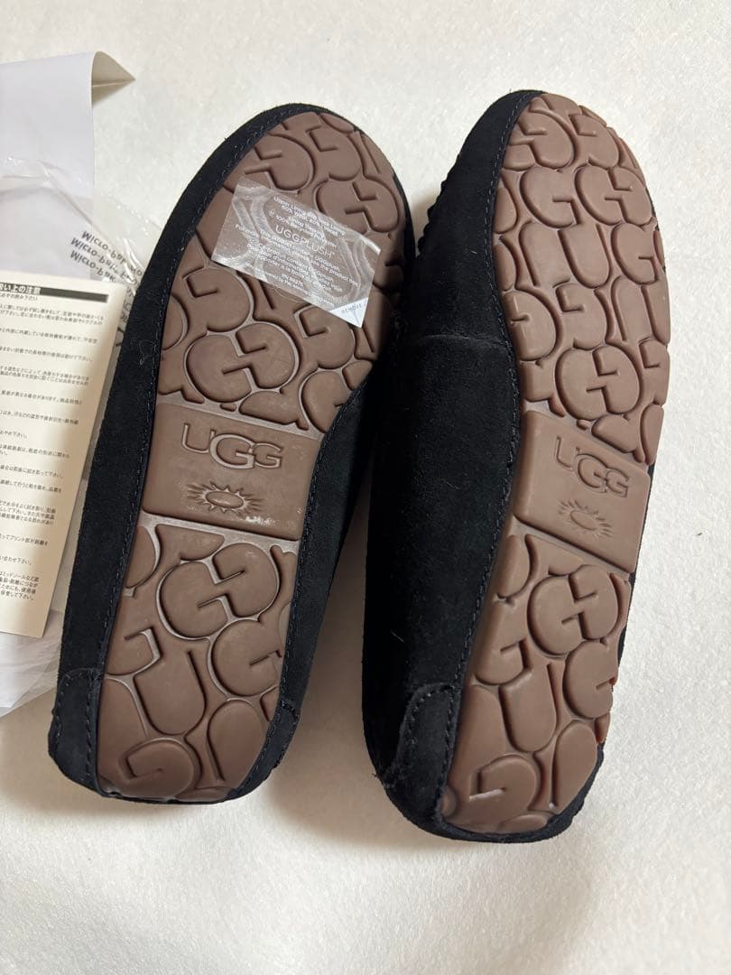 正規　UGG SCALLOPED MOC ブラック 7 アンスレー