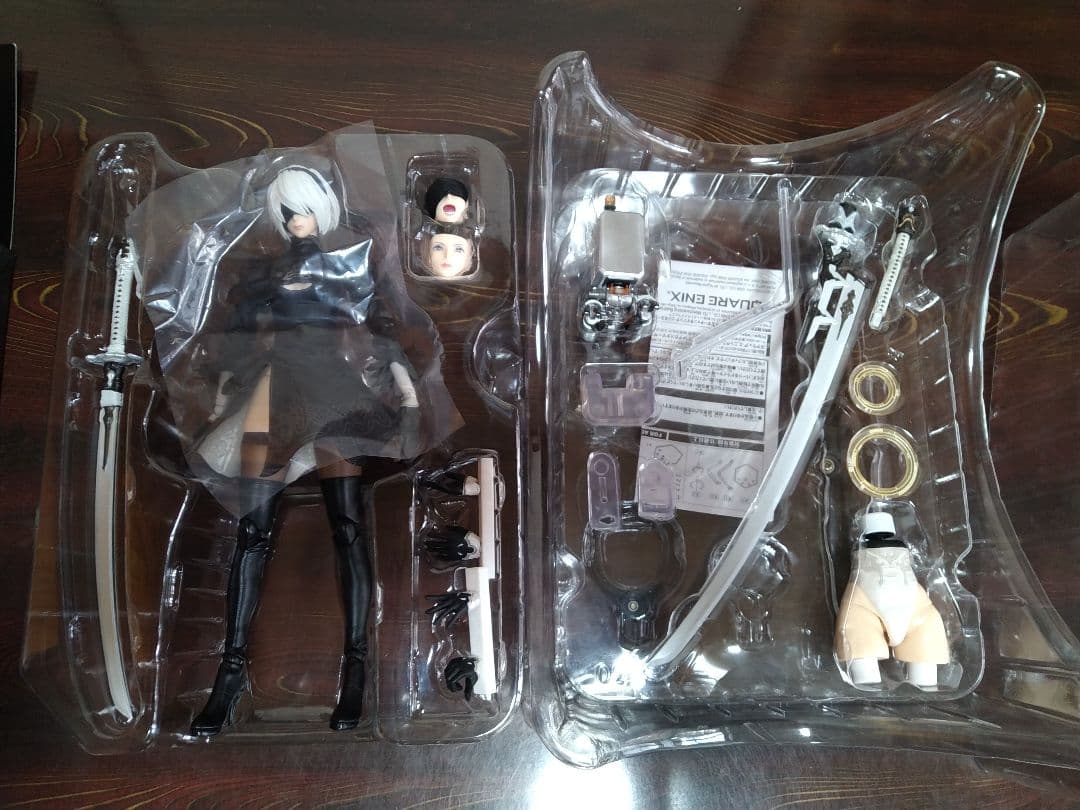カチューシャプレイアーツ改　ニーアオートマタ 2B Deluxe Ver