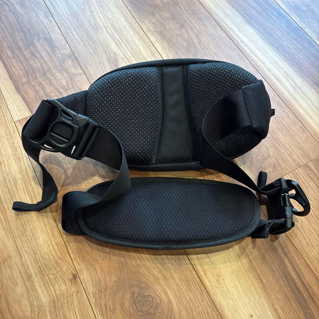 Hugoo ブラック ヒップシートバッグ