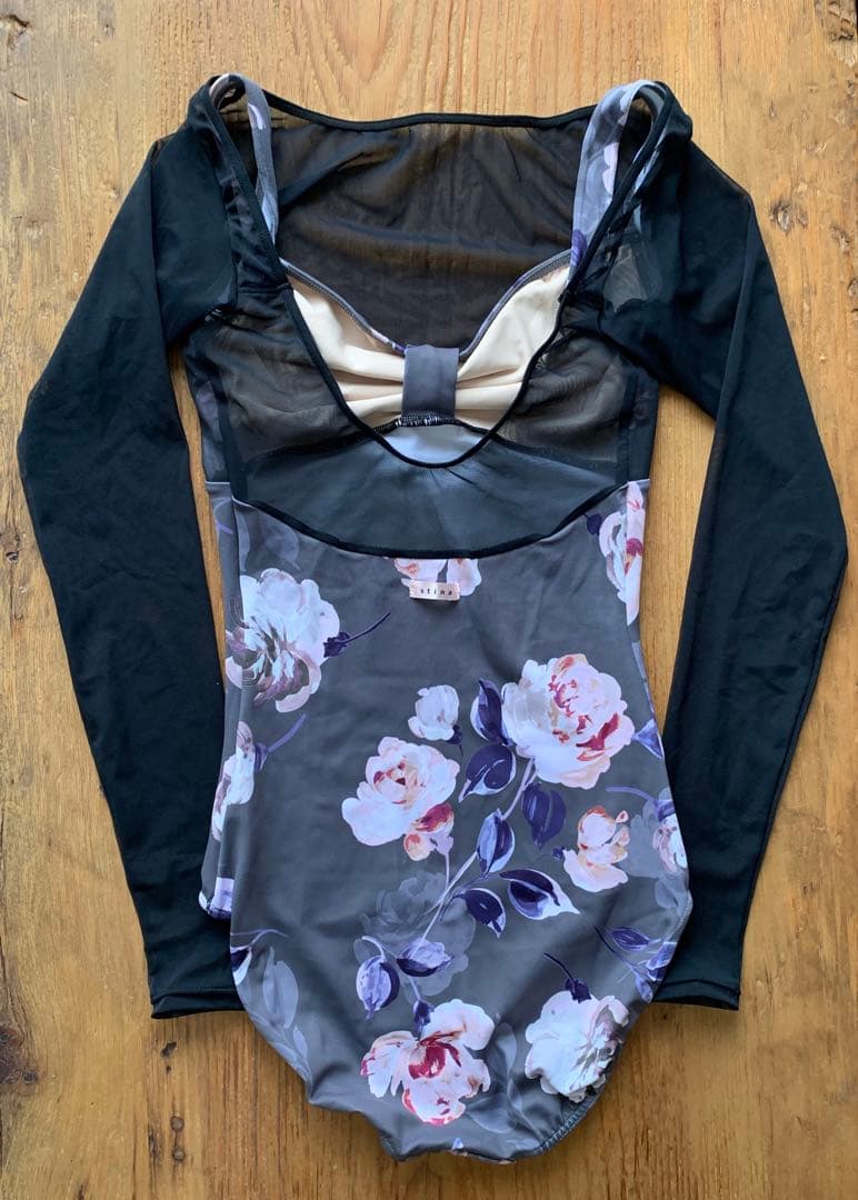 スティナstina 長袖レオタードM