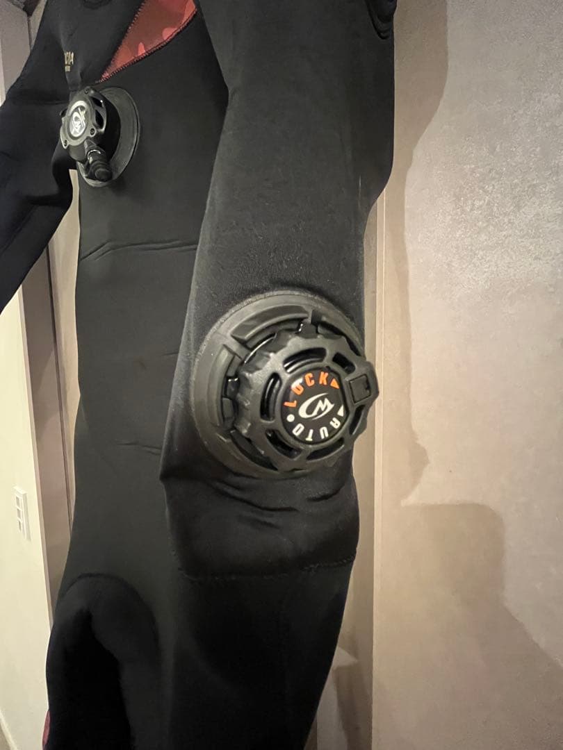 【Hato】ドライスーツ３点セット ワールドダイブ