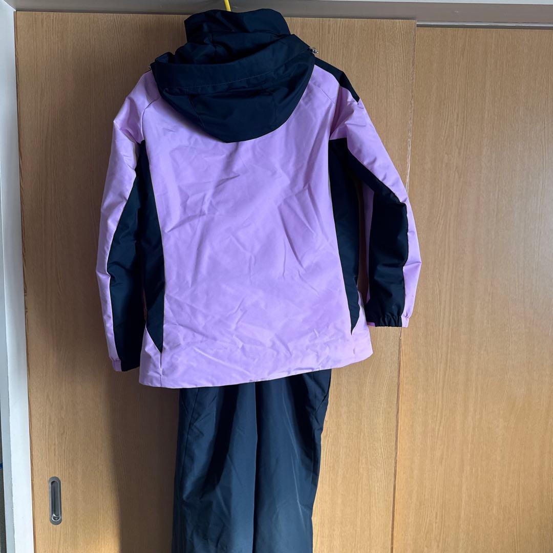 女性用スキーウェア 紫と黒のコンビネーション