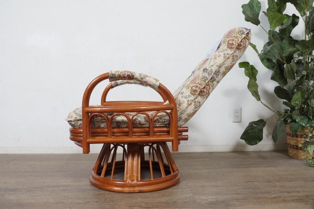 アジアンテイスト　高級籐　ギア回転リクライニング座椅子
