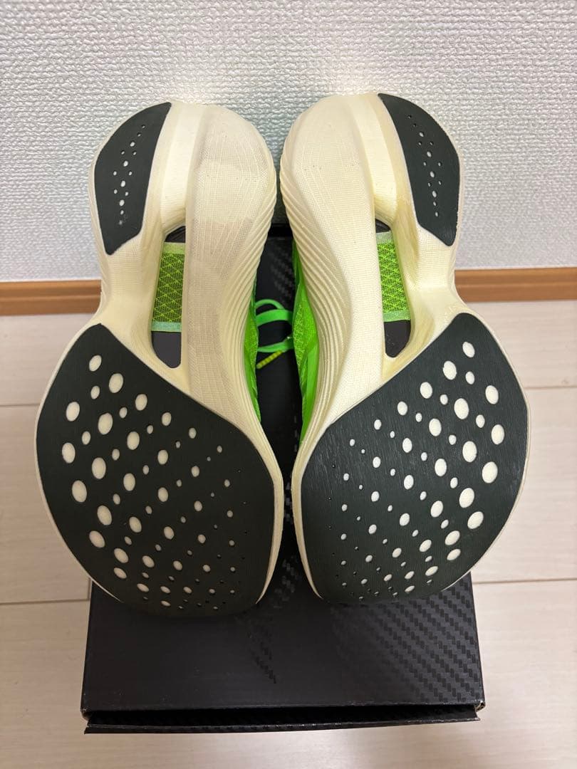 【未使用】最上位モデル　サッカニー　エンドルフィンエリート　23.5