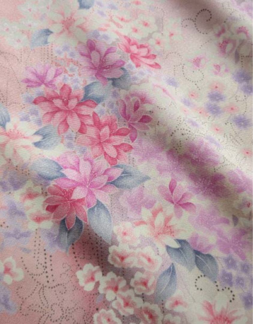 小花が可愛いピンクの小紋