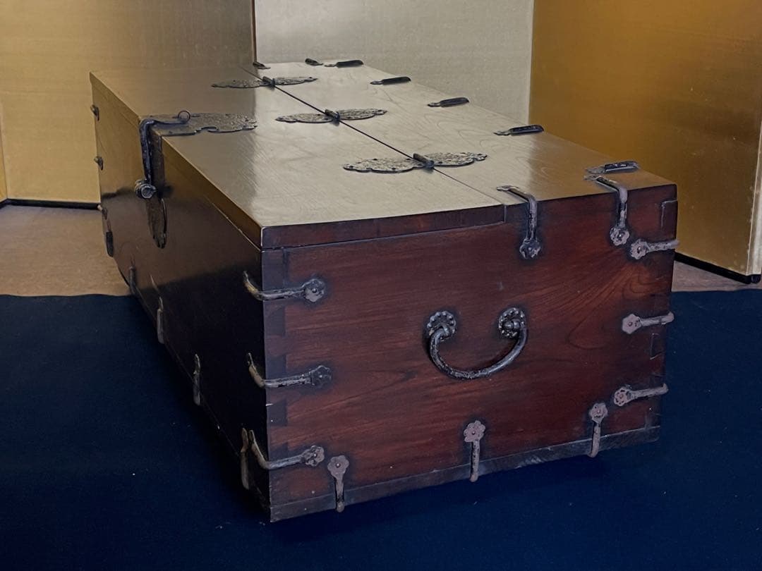 「母」 李朝 バンダジ 松無垢材 鉄地金具 朝鮮家具 9世紀～李朝古民具 箪笥