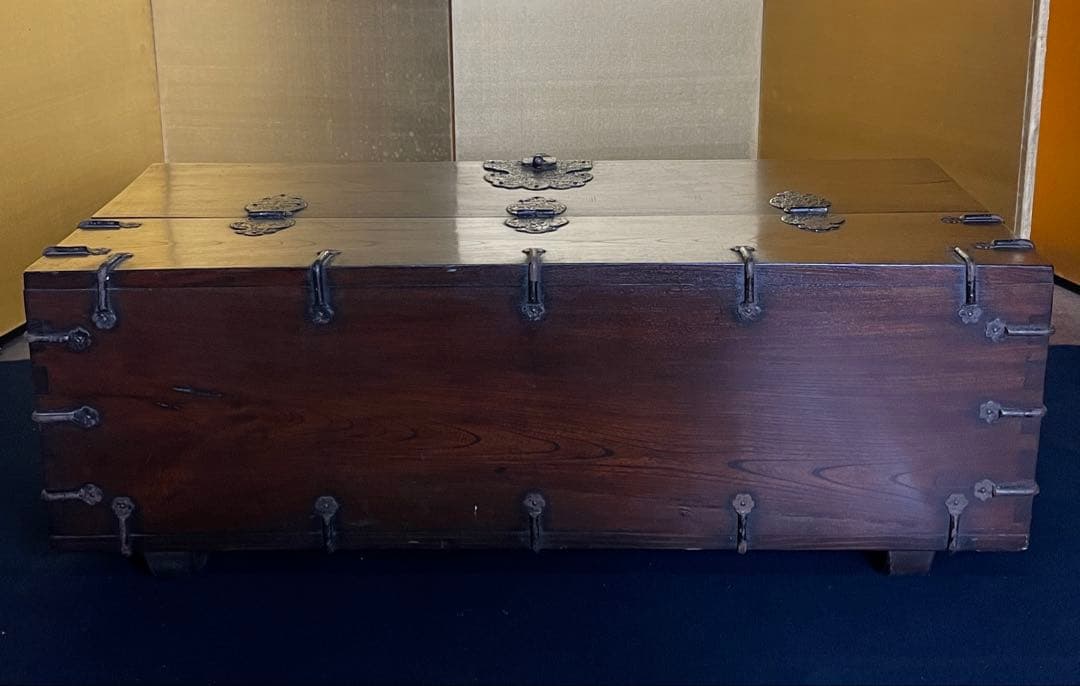 「母」 李朝 バンダジ 松無垢材 鉄地金具 朝鮮家具 9世紀～李朝古民具 箪笥