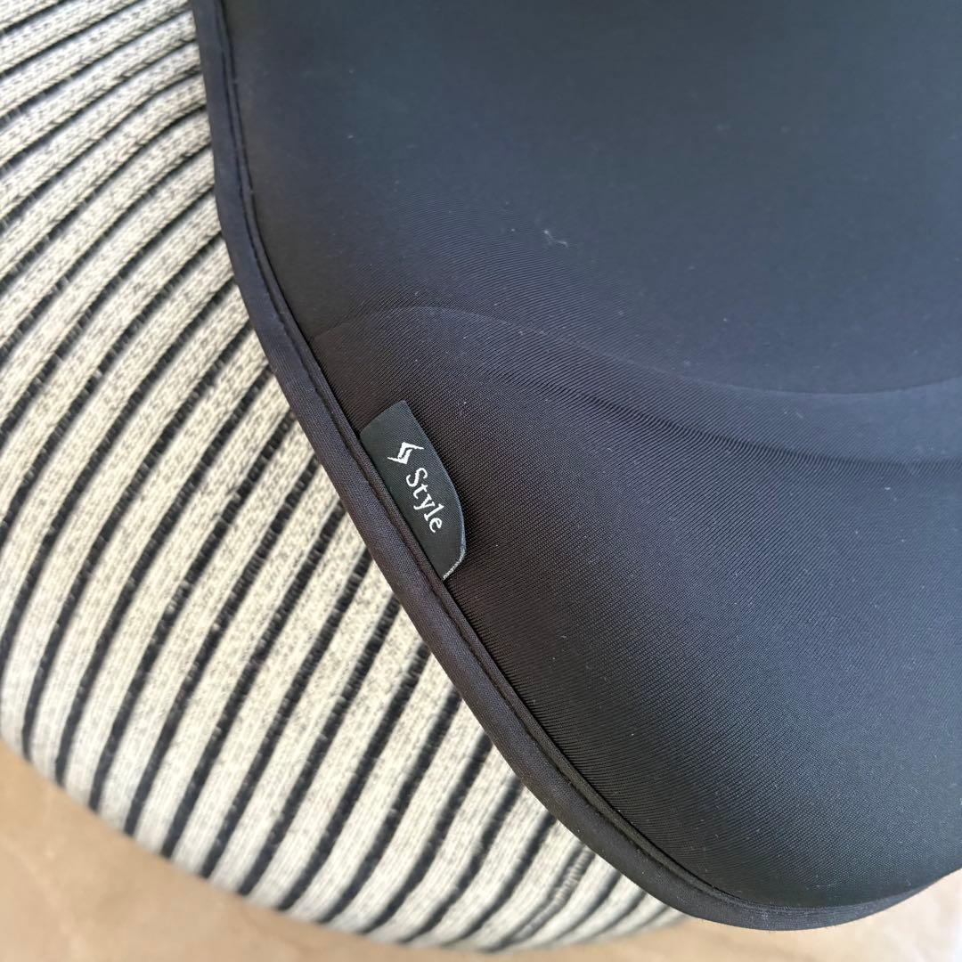 MTG Style SMART 姿勢矯正クッション 黒