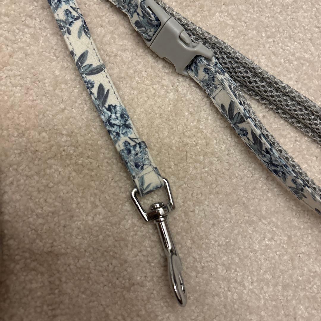 LAURA ASHLEY 花柄ハーネス Mサイズ　リードとセット売り