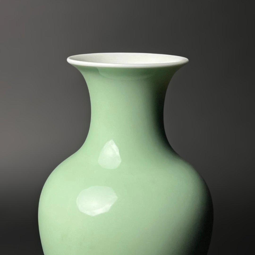 唐物 粉青釉瓶 大清康煕年製 款 中国美術 古玩 SH86