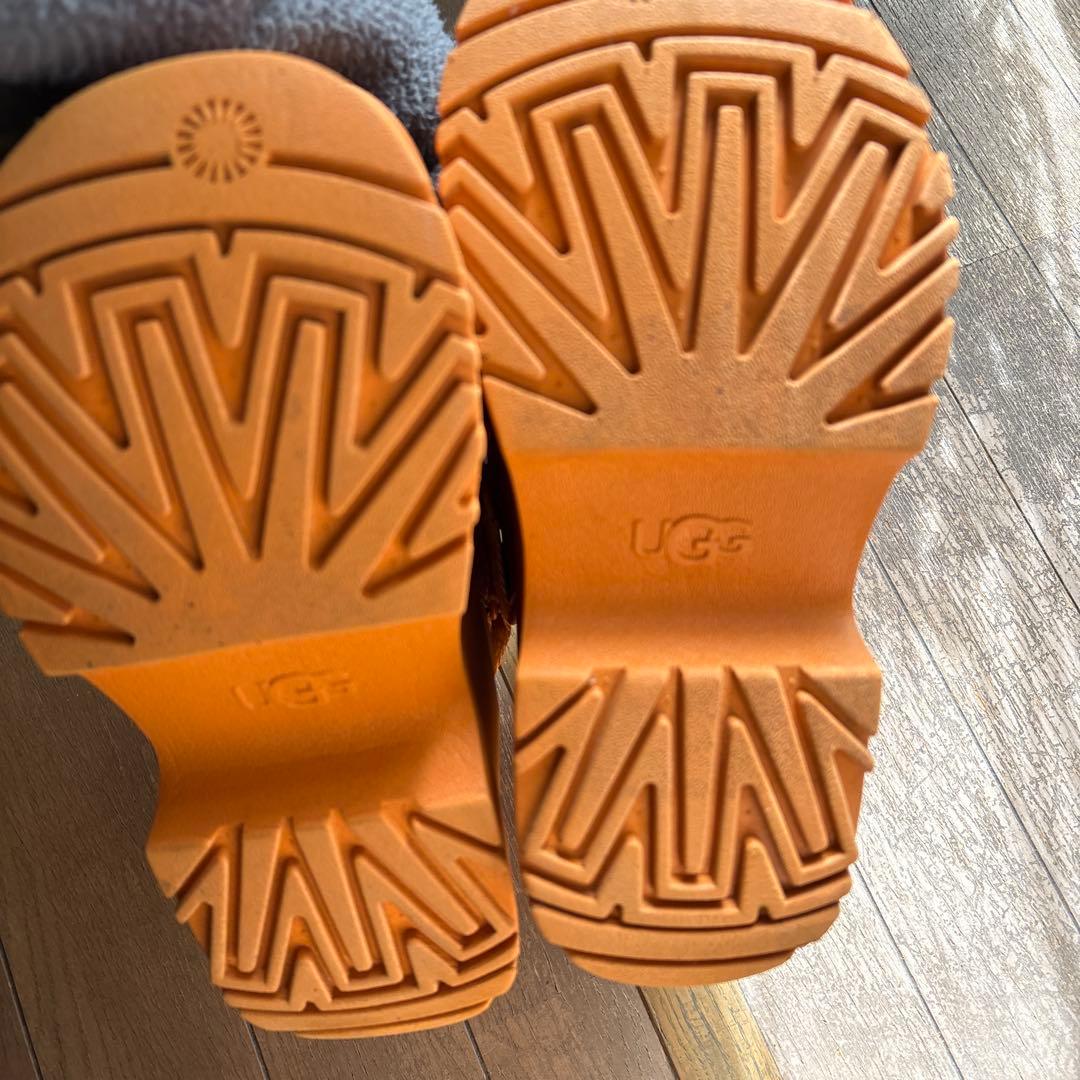美品　UGG ゴールデンライズ　オレンジ　23cm
