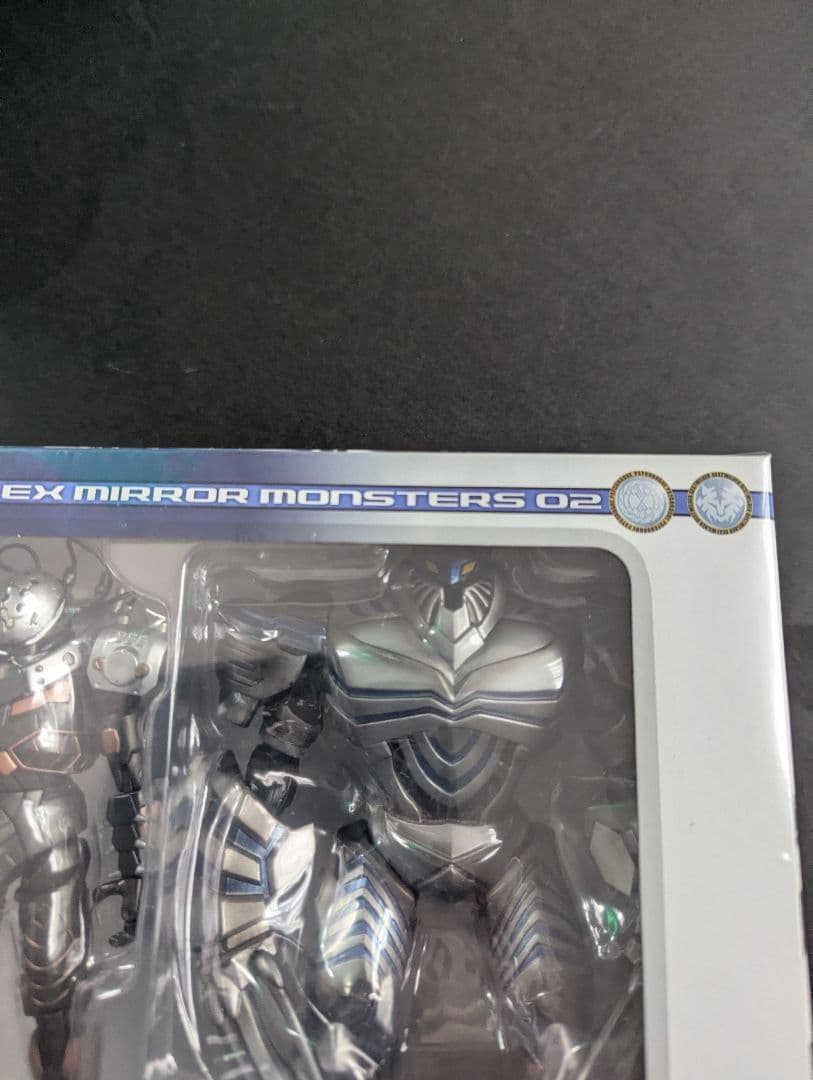 【新品・未開封】装着変身　ミラーモンスターズ　02