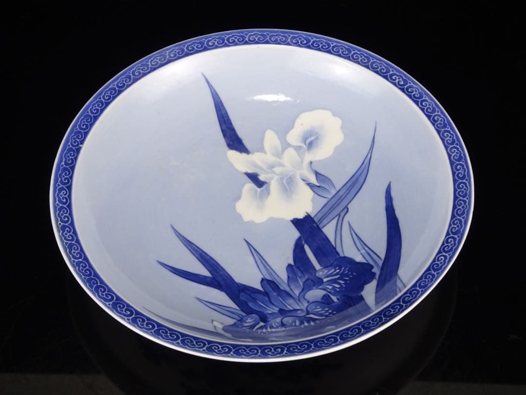 明治時代　平戸焼　染付　白抜き　菖蒲文　皿　飾皿　額皿　陶額　古伊万里　墨弾き