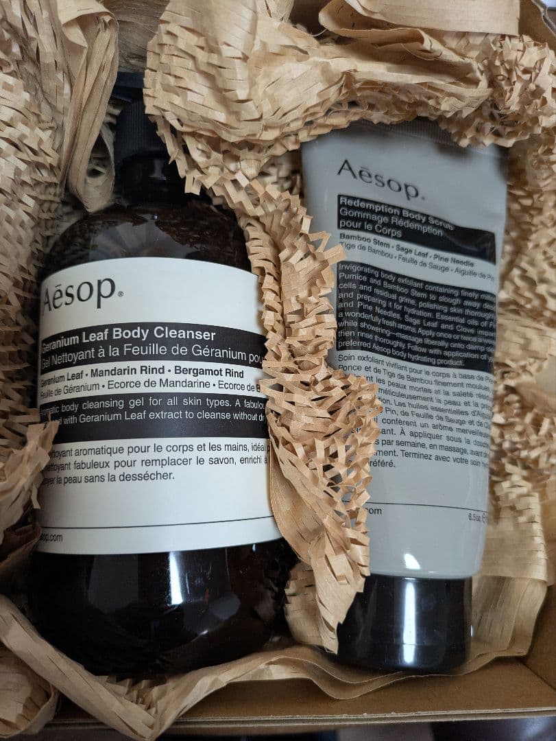 Aesoap（イソップ）ボディクレンザー＆ボディスクラブ 2点セット
