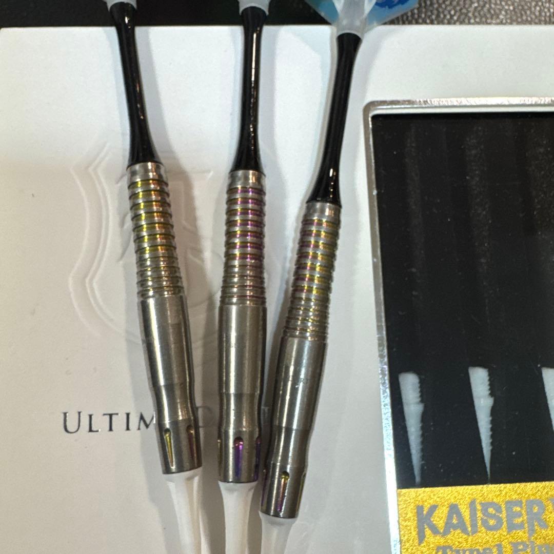 カイザー5 Type1 プラス レインボー 荏隈秀一モデル アルティマダーツ