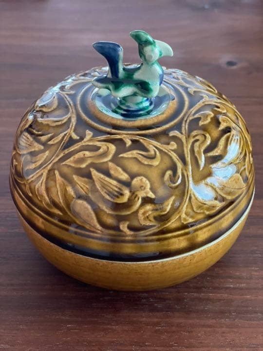 人間国宝　加藤卓男　ペルシャ黄釉三彩陶筥