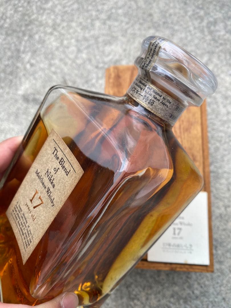 特級　ザ・ブレンド・オブ・ニッカ 17年 木箱、冊子、外箱付