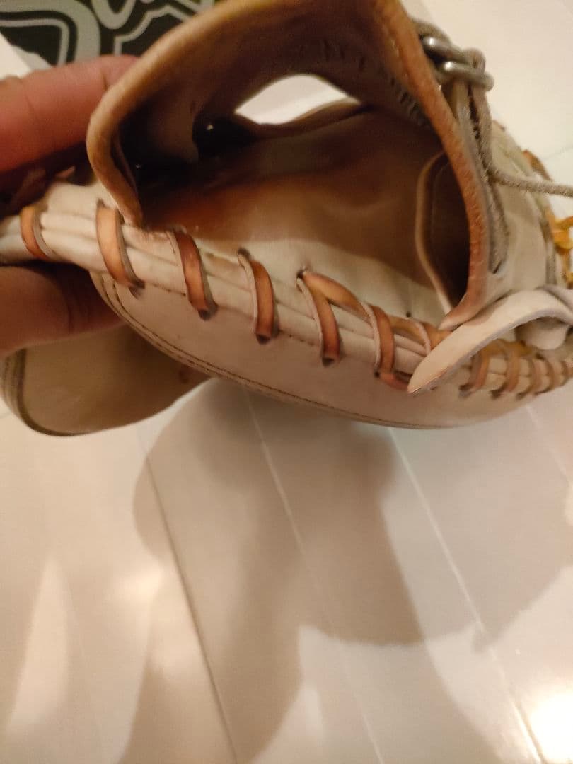 美品　硬式用グローブ