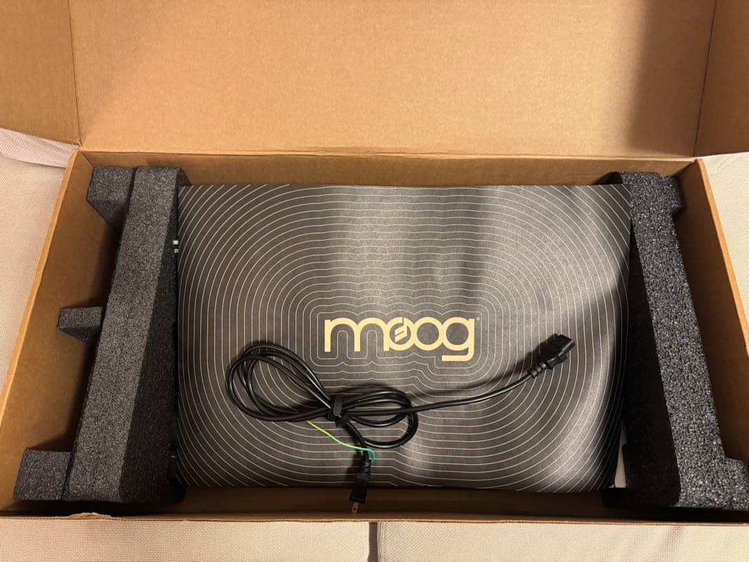 moog SUBSEQUENT37 アナログシンセサイザー