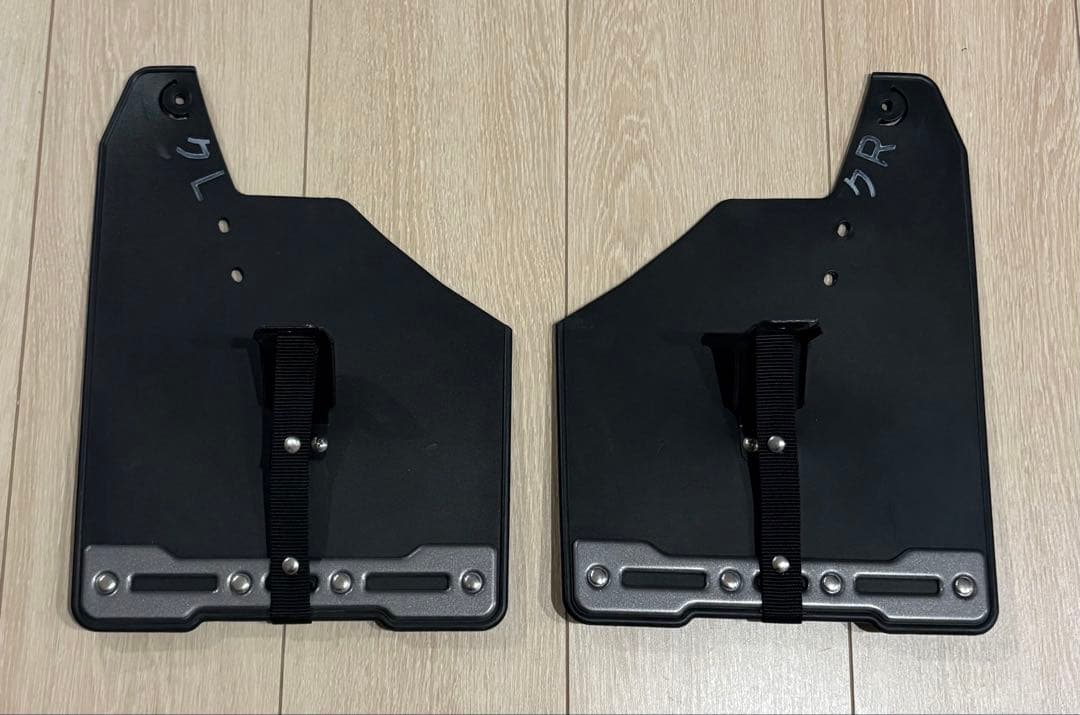 【美品】TOYOTA純正オプション ランドクルーザー250専用 マッドフラップ