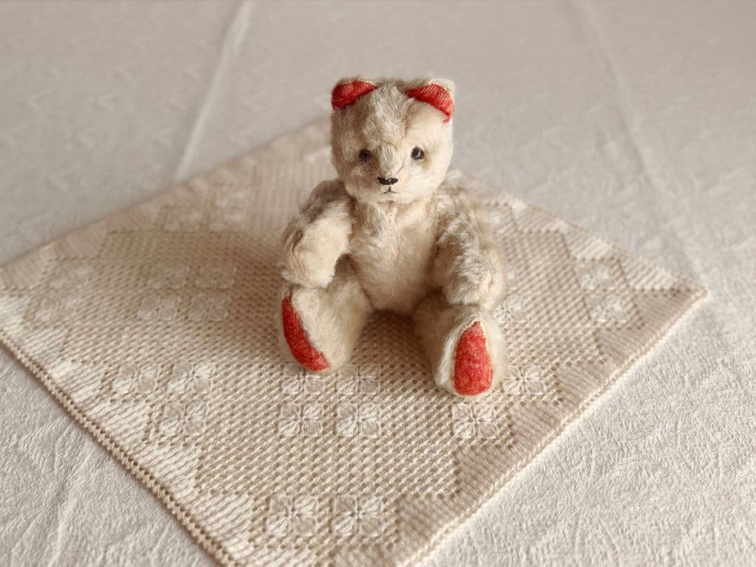 * vintage bear ❀ * 朱色のお耳の クマちゃん