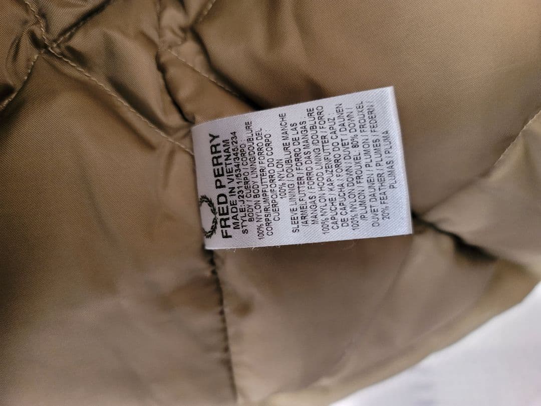 値下げ　FRED PERRY　フレッドペリー　ダウンコート　ベージュ　S