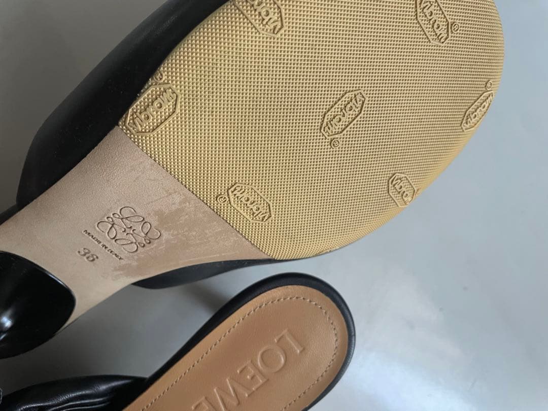 定価13.8万　ロエベ　アナグラム　パデッドミュール　36サイズ