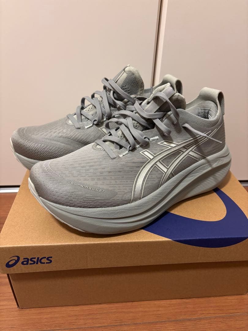 ほぼ未使用GEL-NIMBUS 27 ゲルニンバス 26.5 cm 2E