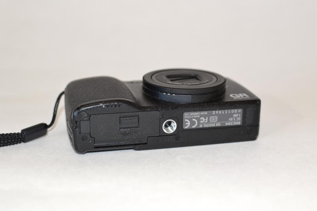 RICOH GR DIGITAL Ⅳ（革ケース・他付属品付）