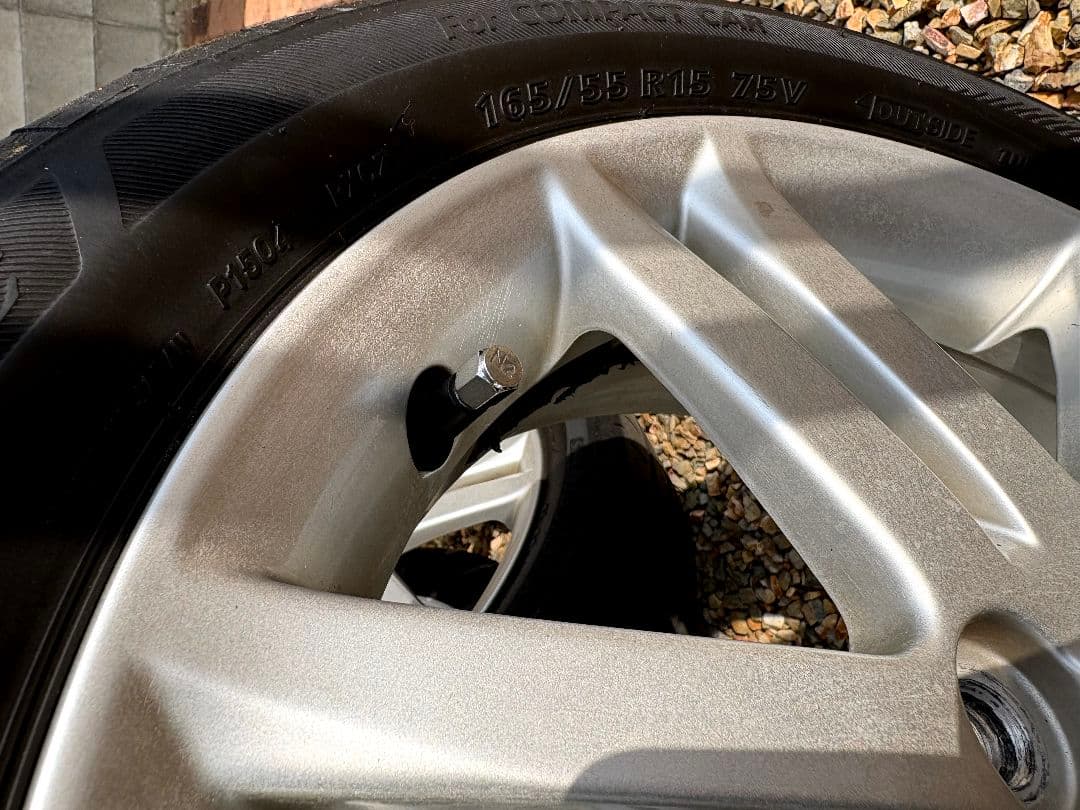 ダイハツタントカスタム375の15インチアルミホイール