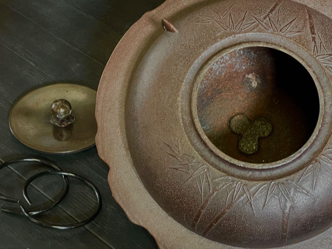 『母』 竹地紋 透木釜 釜師 高橋 敬典 共箱 釜鐶 炉釜 茶道具(212あ③)