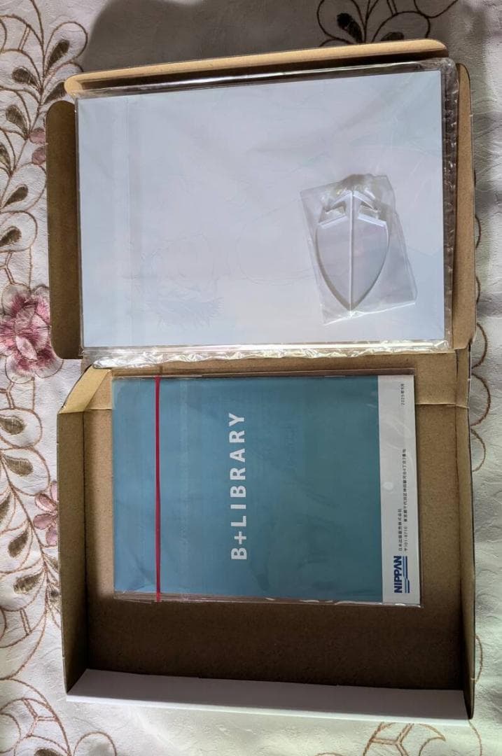 受注生産品 鈴丸みんた 夏果てのアンノウン アクリルボード 箔押し複製サイン入り