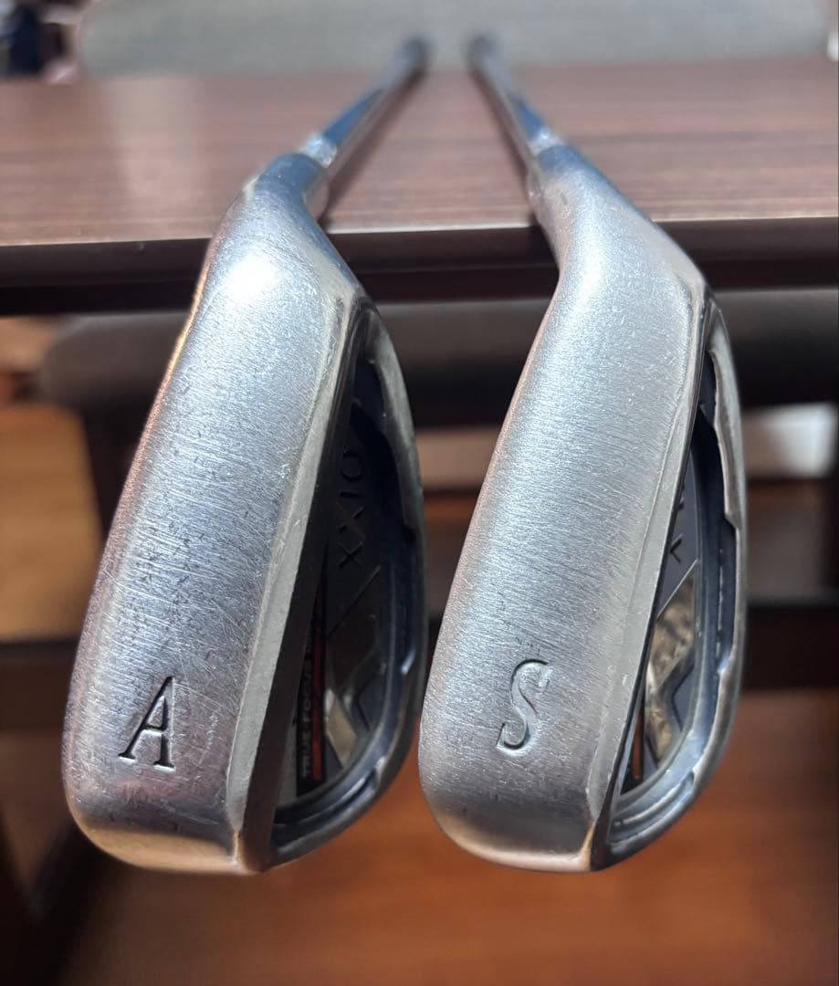 ゼクシオ10 アイアン2本セット（AW，SW）