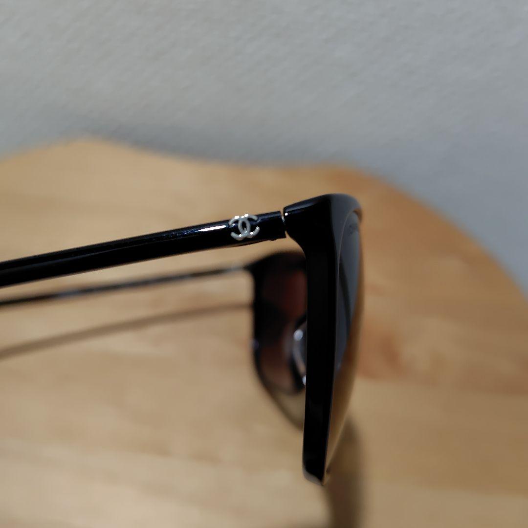「12/28まで出品」CHANEL キャットアイサングラス　美品