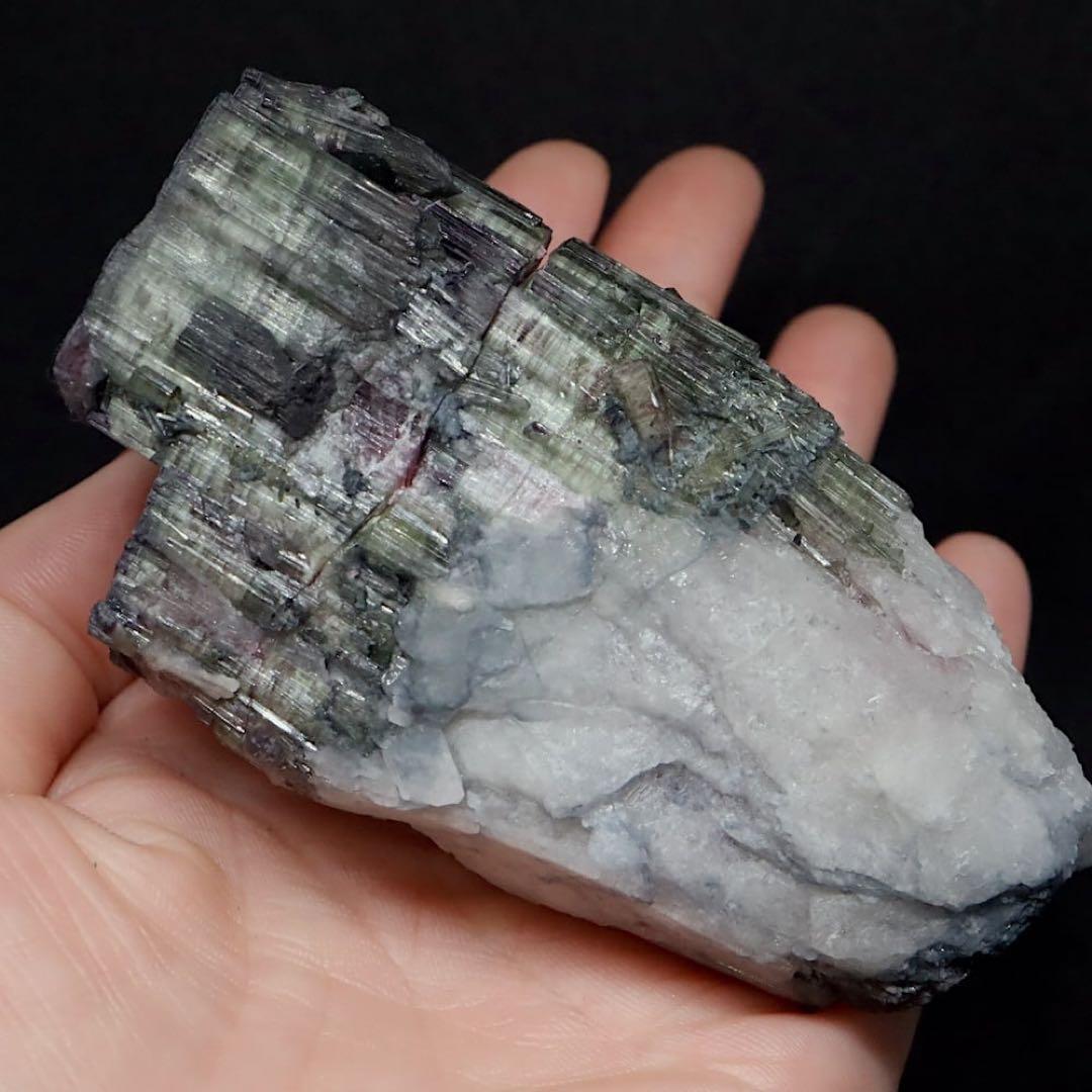 ジャンボ結晶！ トルマリン 電気石 292.8g T693 鉱物　天然石　原石