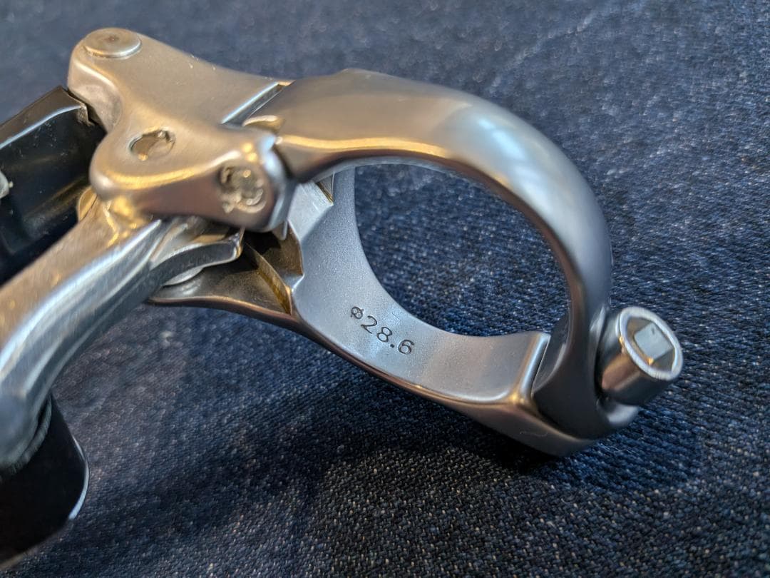 シマノXTR FD-M900 フロントディレーラー バンド径 28.6