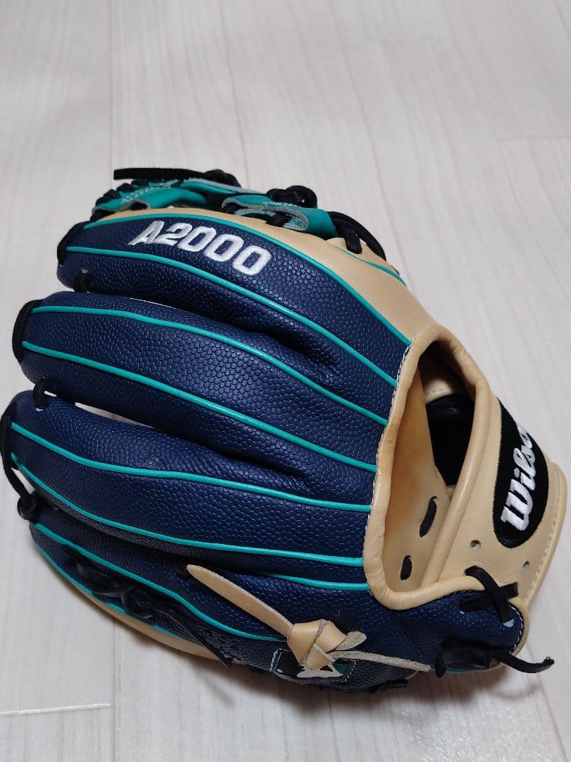 【野外未使用】USA Wilson A2000 限定品 86型 内野手 硬式