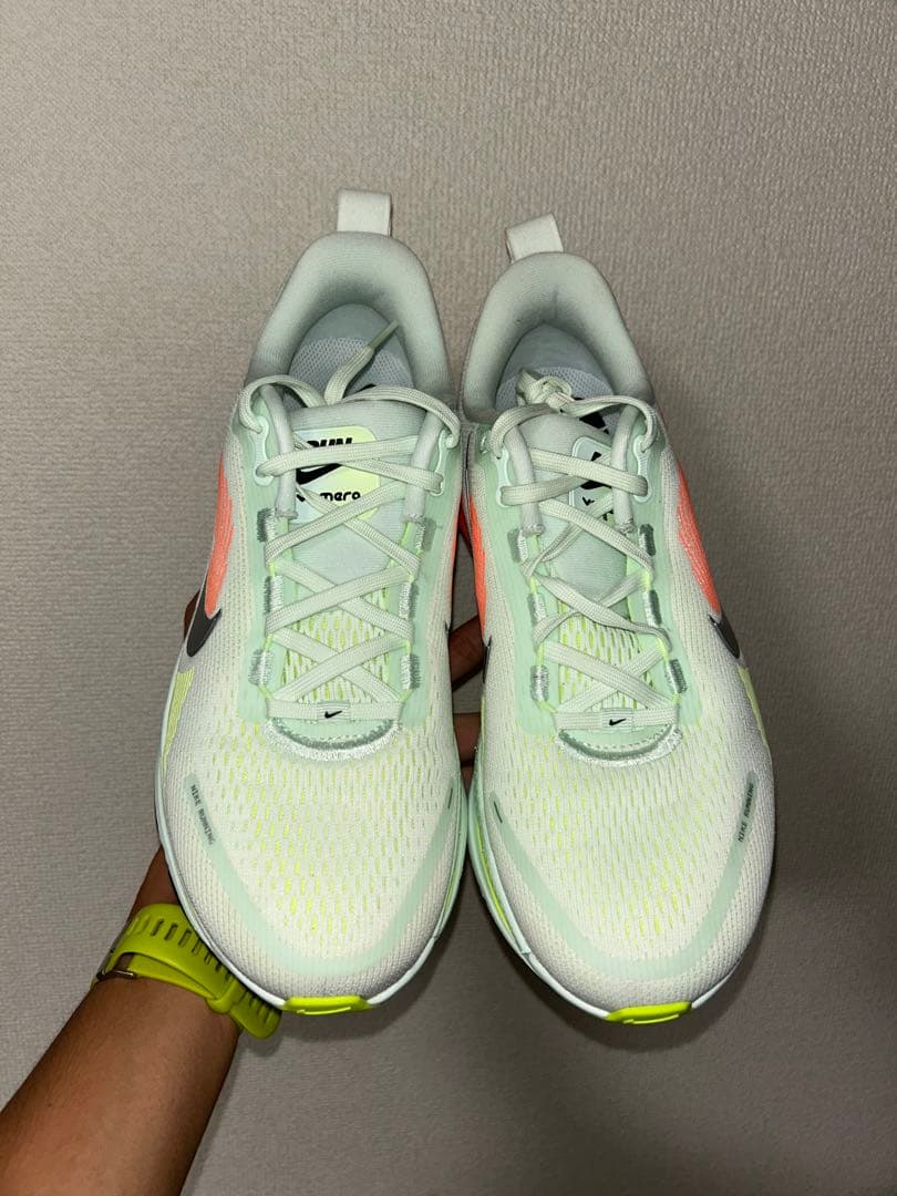 Nike vomero 18 (ボメロ18)