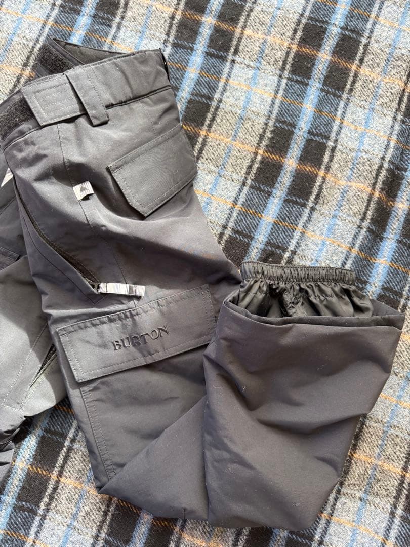 値下げしました！　ARQ ＋BURTONスノーボードウェア 130cm