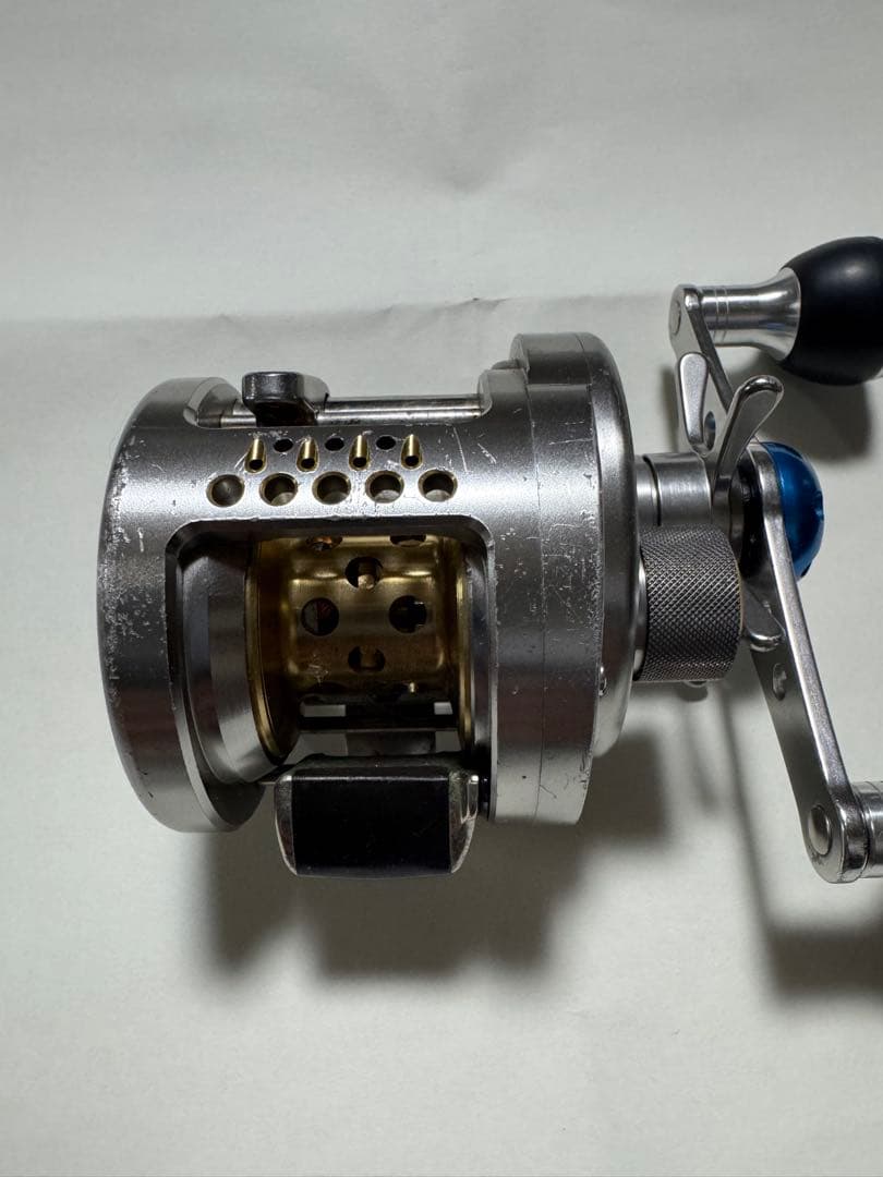 シマノ　03カルカッタコンクエスト200DC RH460