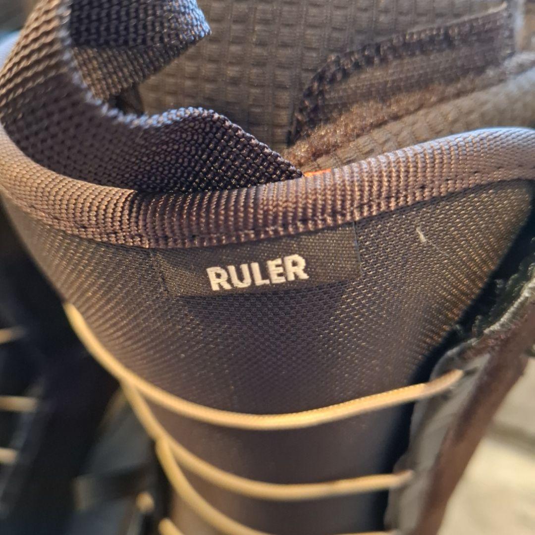 【新古品】スノーボードブーツ、BURTONのRULERモデル、箱付き