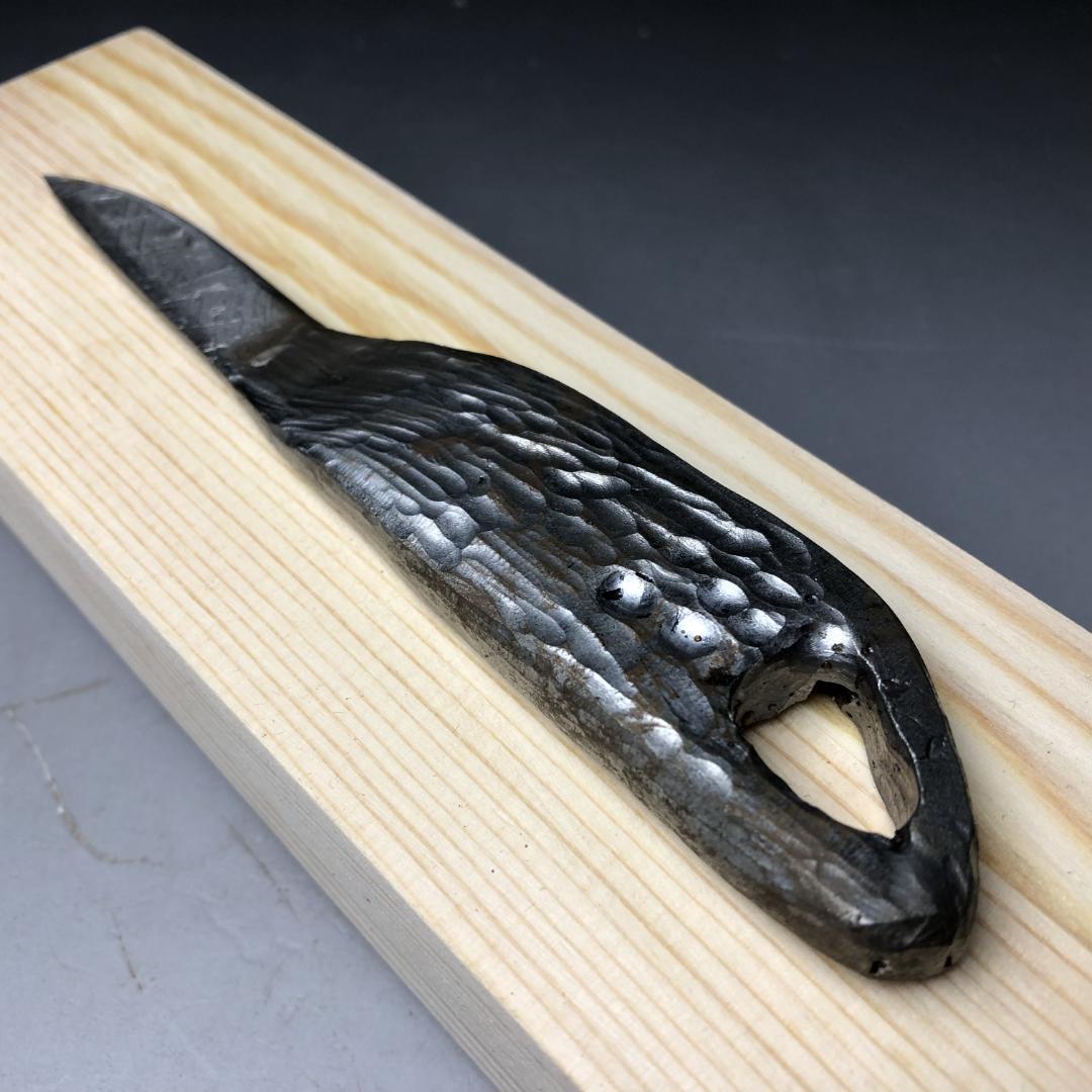 ｂ*ｂ様 アルタイ隕石　 鉄隕石　メテオライト　模造刀　重さ約152ｇ 共箱