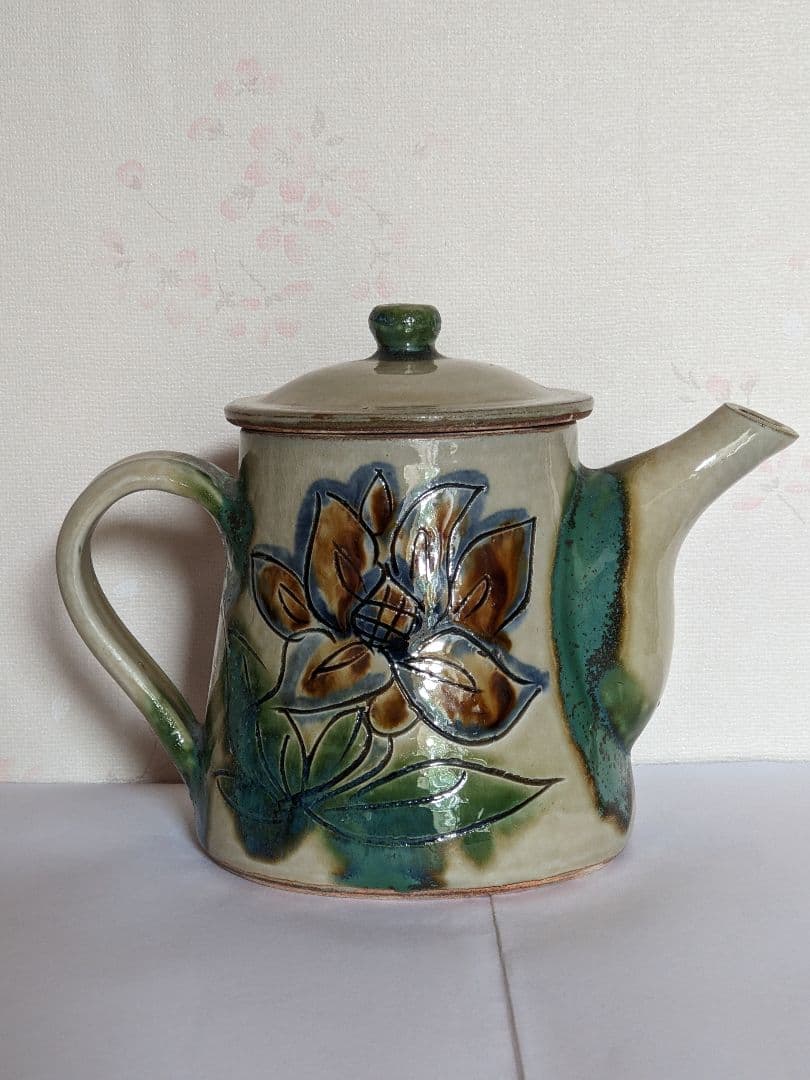 ♦民藝 琉球焼 緑釉流し掛け 箆彫り 草花文 水注 ポット 沖縄 やちむん骨董品