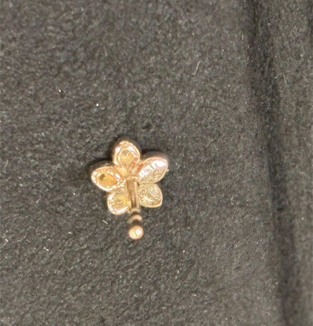 片耳のみ♡グラフワイルドフラワー プティ パヴェ ダイヤモンドスタッドイヤリング