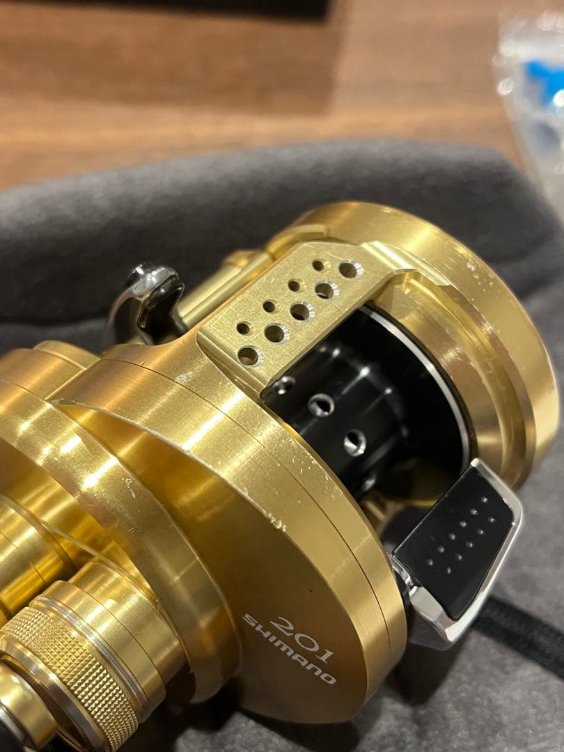 SHIMANO 15 CALCUTTA CONQUEST 201 カルカッタ