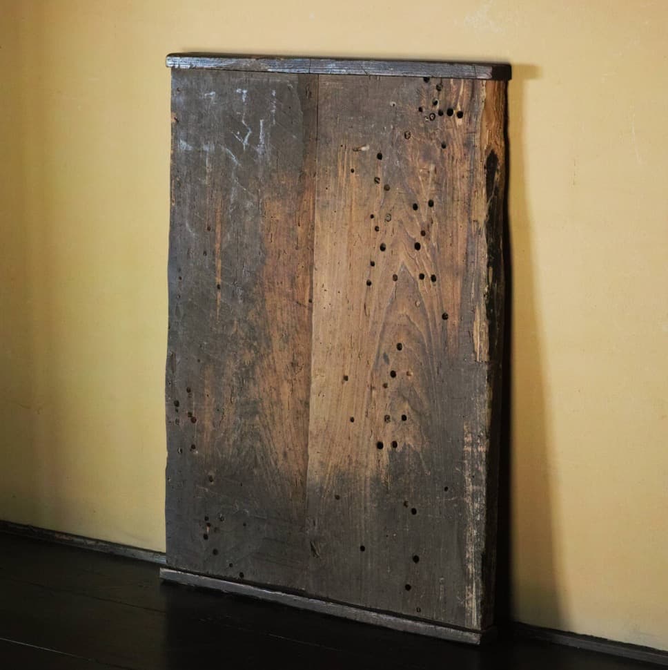 虫喰い跡が景色となった古い敷板 明治頃 古板 天板 展示台 飾り台 茶台 花台