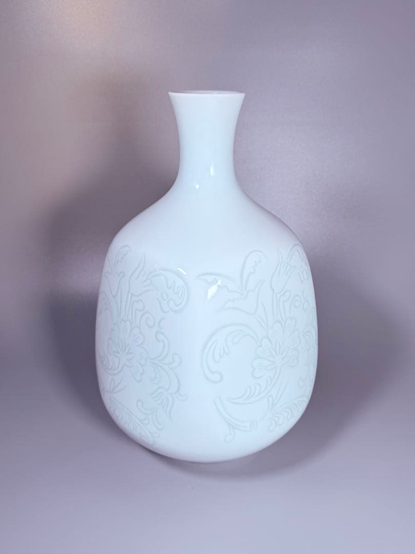 人間国宝　井上萬二作　青白磁彫文面取　大作　36㎝　販売価格120万円　本物保証