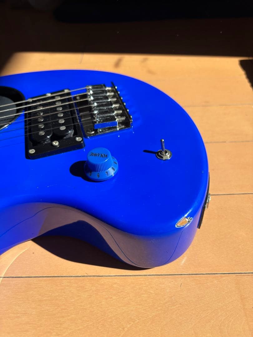 レフティ！FERNANDES ZO-3 (ブルー )専用ケース、ストラップ付き