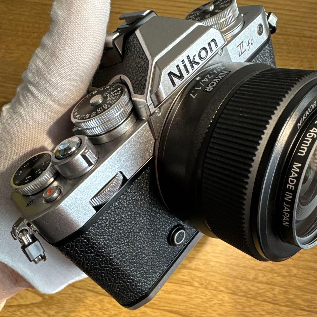 Nikon Zfc シルバー 本体+NIKKOR Z DX 24mm f 1.7